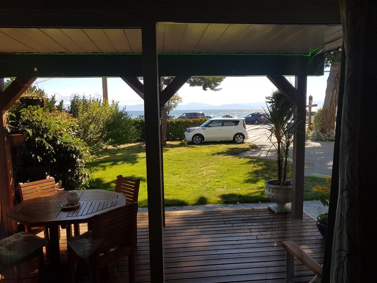 Davis Bay Bed & Breakfast Sechelt Bagian luar foto